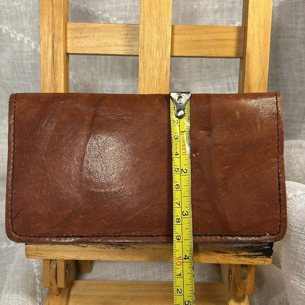 NWT Handmade LaVigne Leather bifold wallet